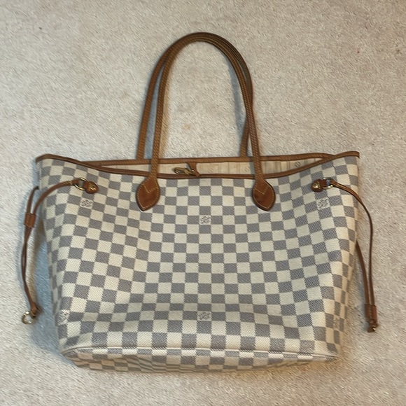 Luis Vuitton Damier Azur MM Neverfull Tote - Picture 15 of 17